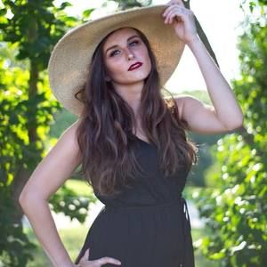 Meet your Posher, Alicia